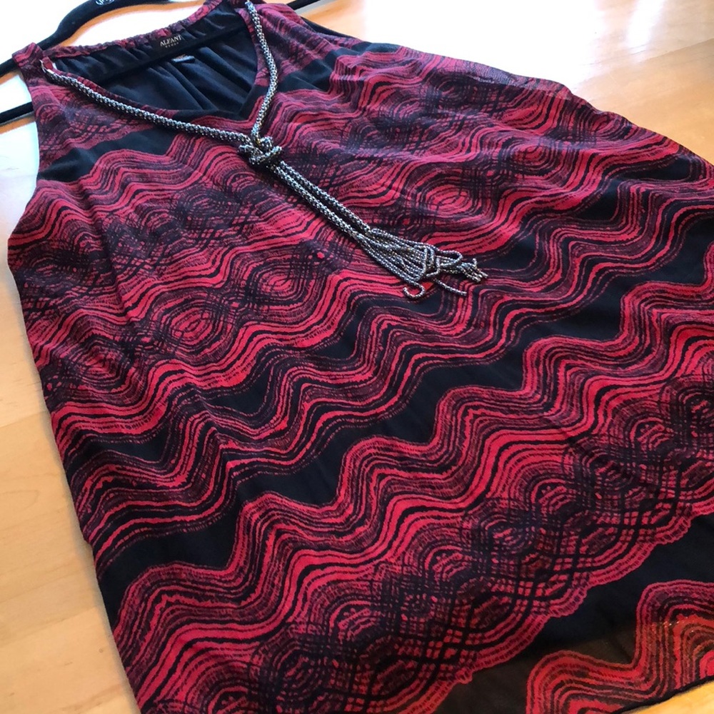 Roaring 20s Top with Knot Necklace